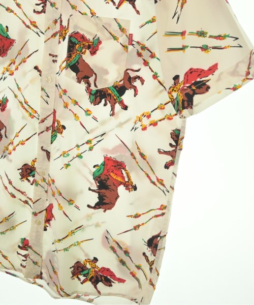 Supreme เสื้อลำลอง