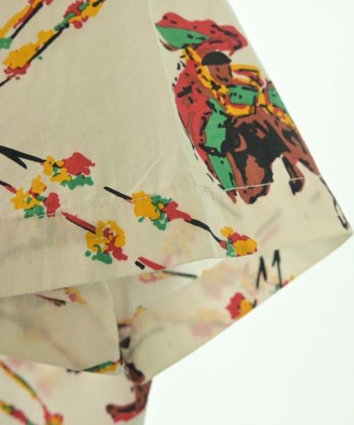 Supreme เสื้อลำลอง