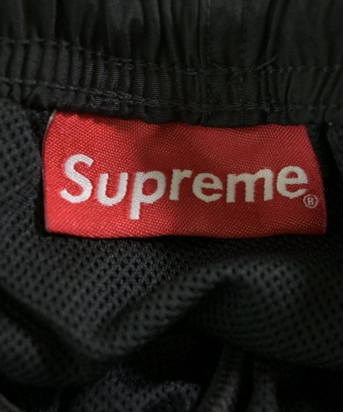 Supreme กางเกงขาสั้น