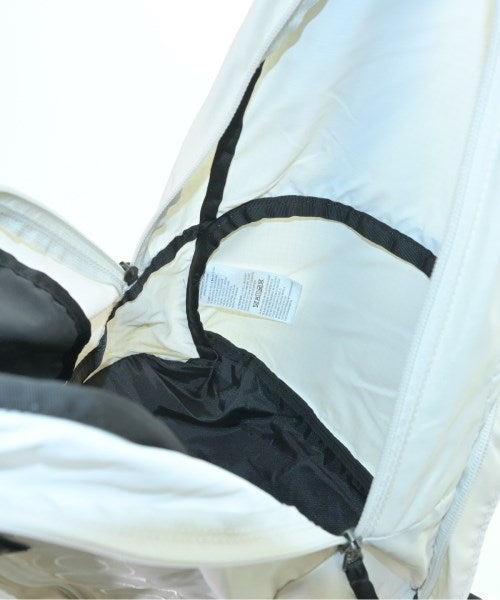 Supreme เป้สะพายหลัง