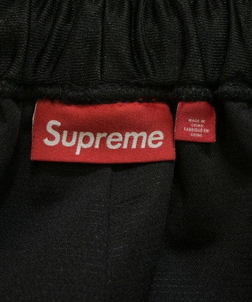 Supreme กางเกงขาสั้น