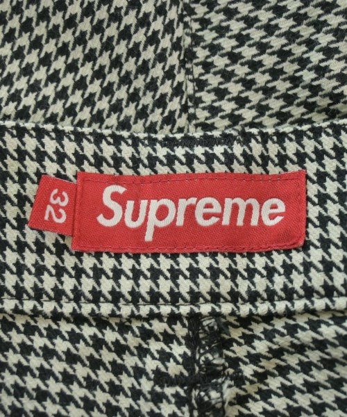 Supreme กางเกงขาสั้น