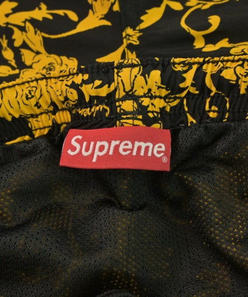 Supreme กางเกงขาสั้น