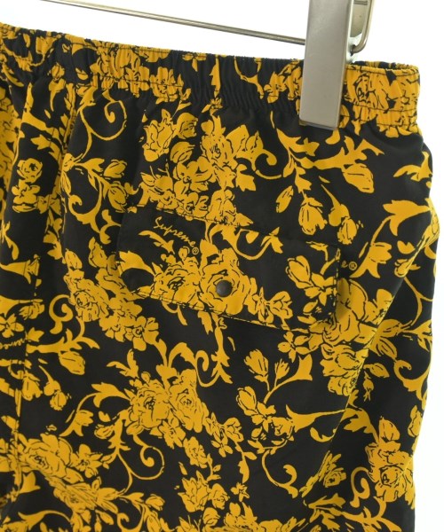 Supreme กางเกงขาสั้น