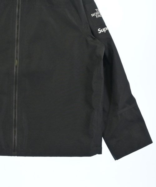 Supreme เสื้อพาร์กาภูเขา