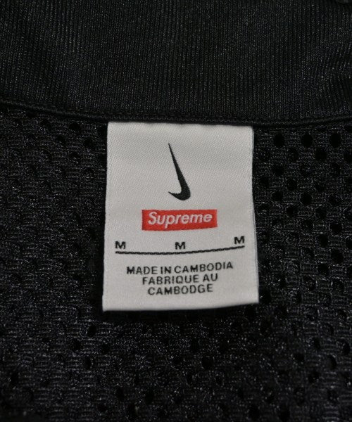 Supreme เสื้อลำลอง