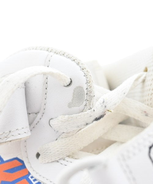 Supreme รองเท้าผ้าใบ