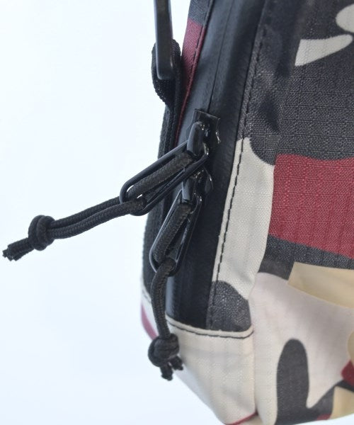 Supreme กระเป๋าสะพาย