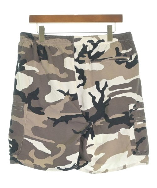 Supreme กางเกงขาสั้น