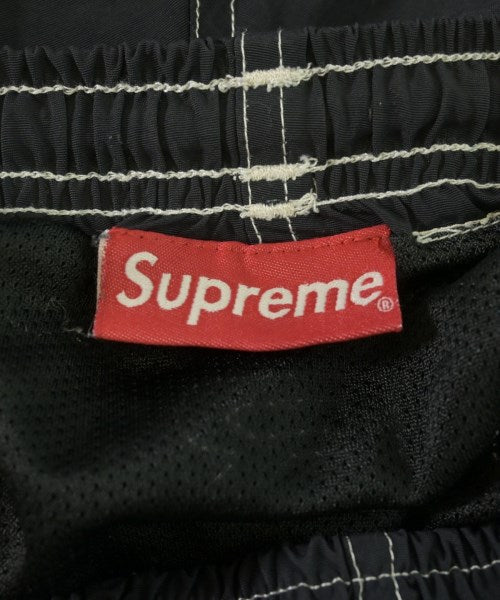 Supreme กางเกงขาสั้น