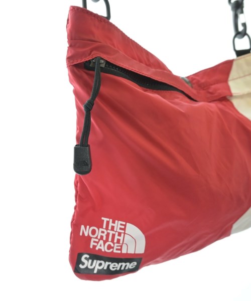 Supreme กระเป๋าสะพาย