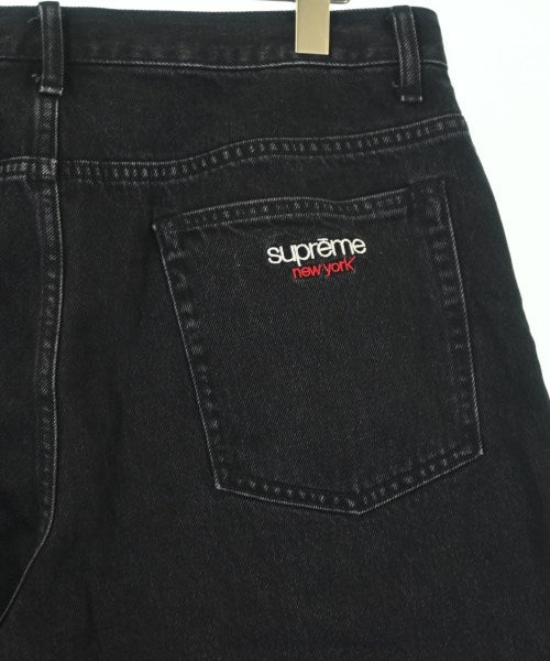 Supreme กางเกงขาสั้น