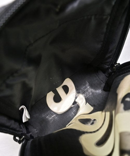 Supreme กระเป๋าสะพาย