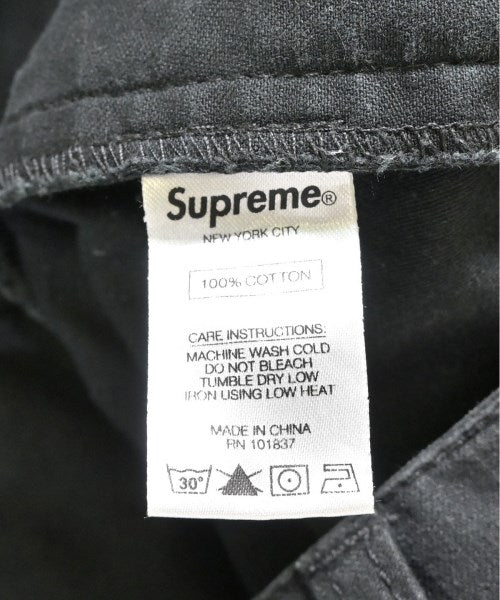 Supreme กางเกงขาสั้น