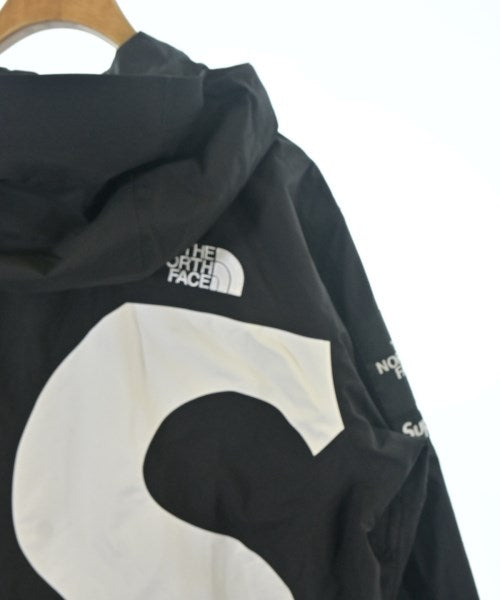 Supreme เสื้อพาร์กาภูเขา