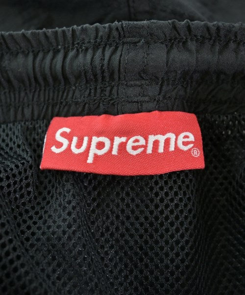 Supreme กางเกงขาสั้น