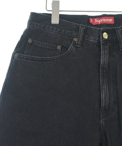 Supreme กางเกงขาสั้น