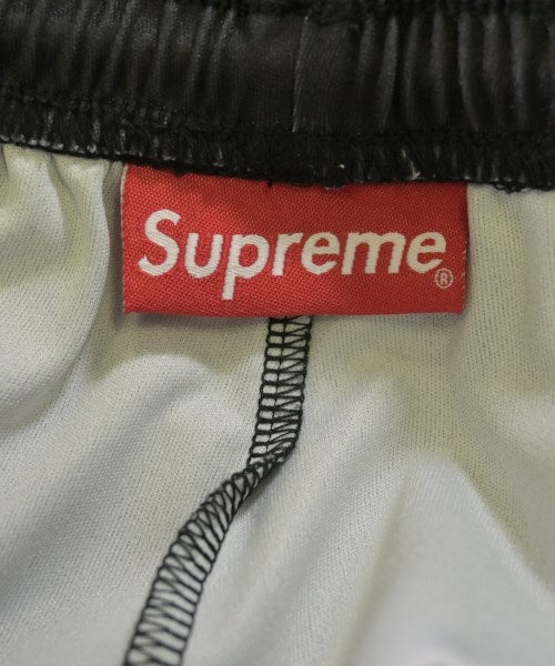 Supreme กางเกงขาสั้น