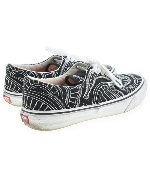 Supreme รองเท้าผ้าใบ