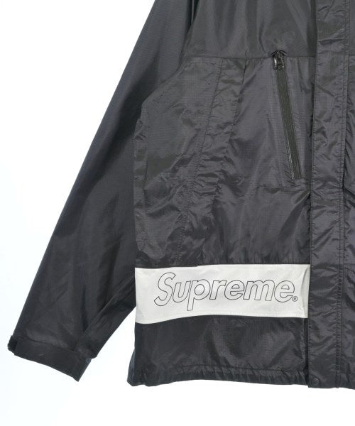 Supreme เสื้อพาร์กาภูเขา