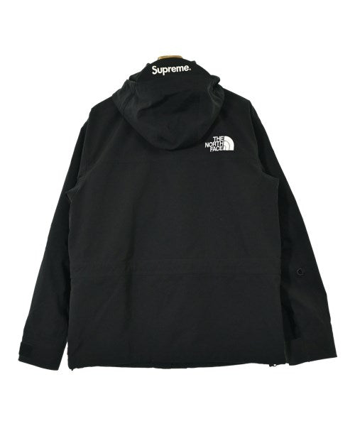 Supreme เสื้อพาร์กาภูเขา