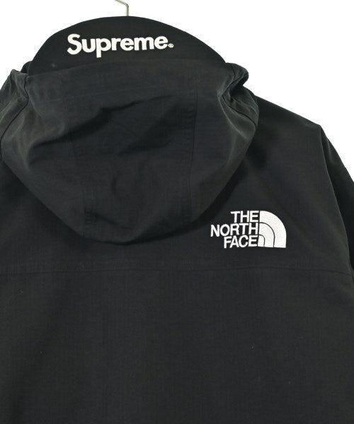 Supreme เสื้อพาร์กาภูเขา