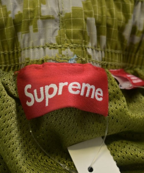 Supreme กางเกงขาสั้น