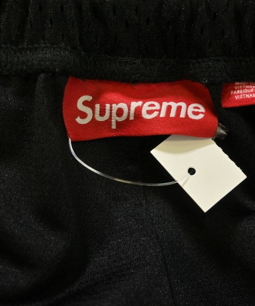 Supreme กางเกงขาสั้น