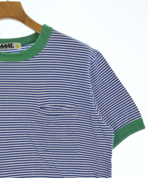 MORE ABOUT LESS เสื้อยืด/เสื้อท็อปส์