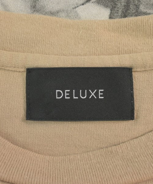 Deluxe เสื้อยืด/เสื้อท็อปส์