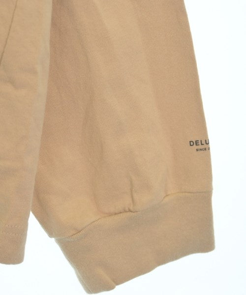 Deluxe เสื้อยืด/เสื้อท็อปส์