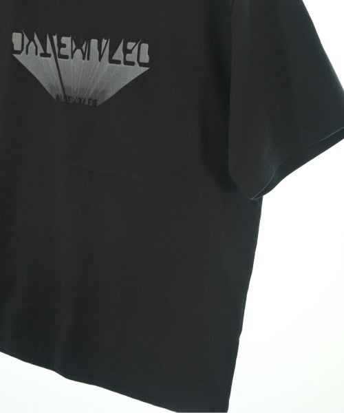 Deluxe เสื้อยืด/เสื้อท็อปส์