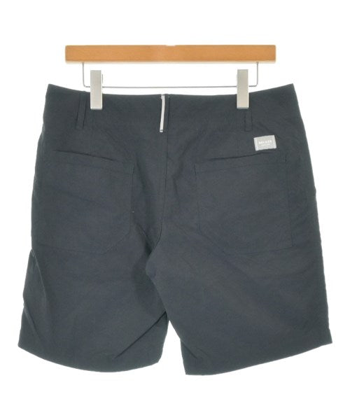 Deluxe กางเกงขาสั้น