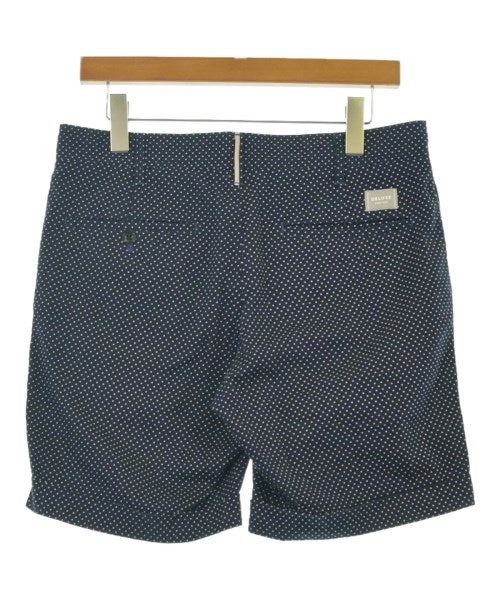 Deluxe กางเกงขาสั้น