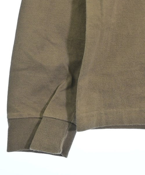 uniform experiment เสื้อยืด/เสื้อท็อปส์