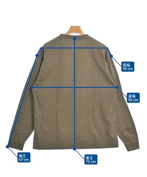 uniform experiment เสื้อยืด/เสื้อท็อปส์