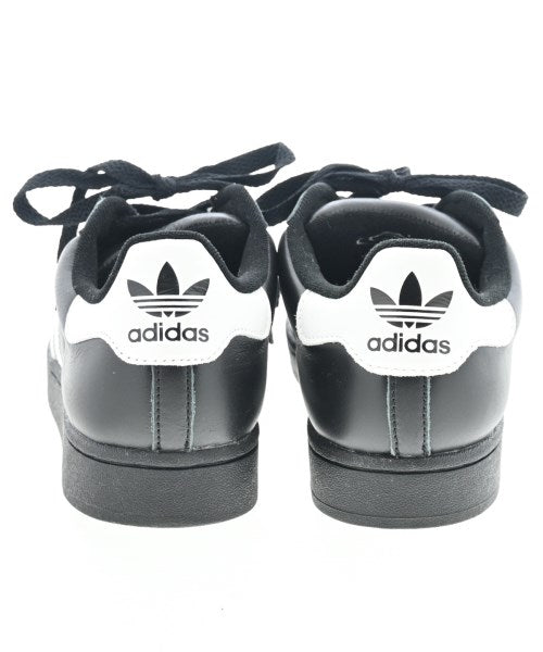 adidas รองเท้าผ้าใบ