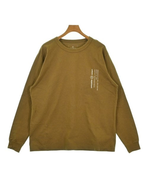 uniform experiment เสื้อยืด/เสื้อท็อปส์