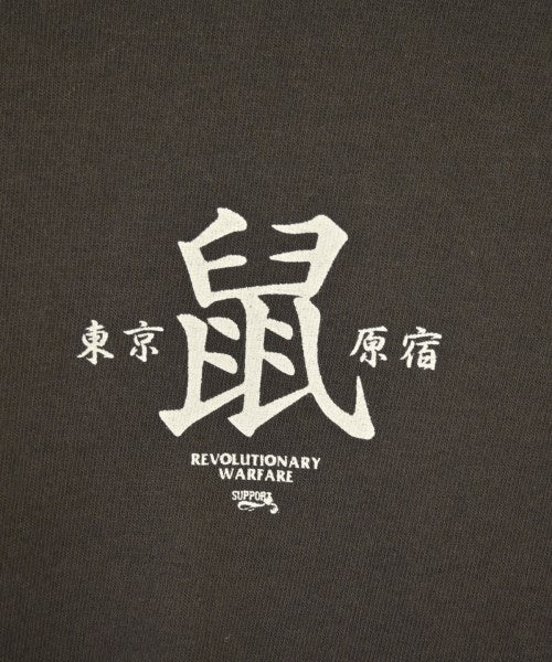 RATS เสื้อยืด/เสื้อท็อปส์