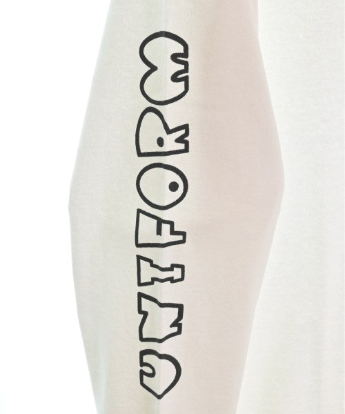 uniform experiment เสื้อยืด/เสื้อท็อปส์