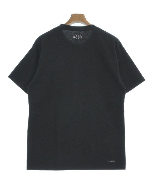 uniform experiment เสื้อยืด/เสื้อท็อปส์