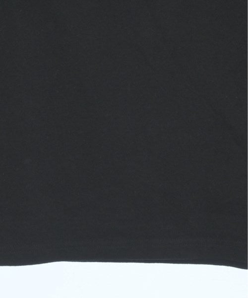 uniform experiment เสื้อยืด/เสื้อท็อปส์