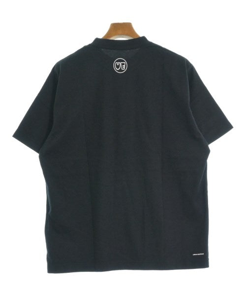 uniform experiment เสื้อยืด/เสื้อท็อปส์