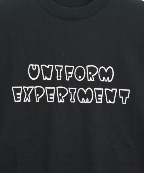 uniform experiment เสื้อยืด/เสื้อท็อปส์