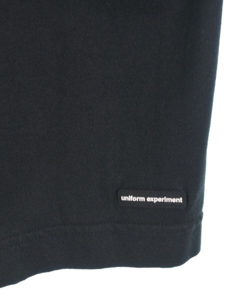 uniform experiment เสื้อยืด/เสื้อท็อปส์