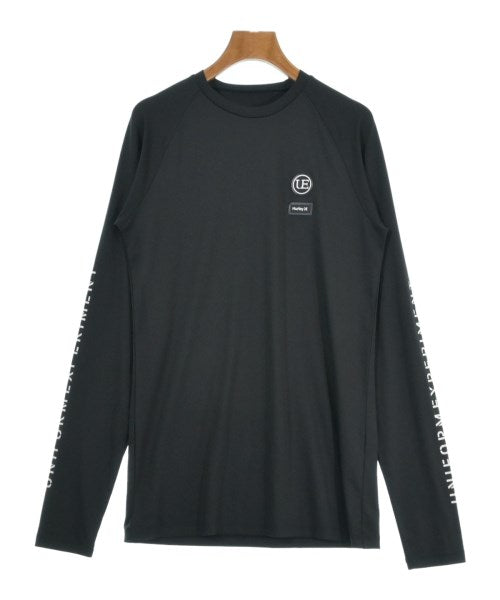uniform experiment เสื้อยืด/เสื้อท็อปส์