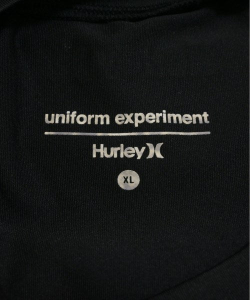 uniform experiment เสื้อยืด/เสื้อท็อปส์