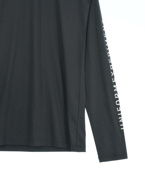 uniform experiment เสื้อยืด/เสื้อท็อปส์