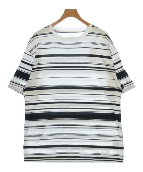 uniform experiment เสื้อยืด/เสื้อท็อปส์