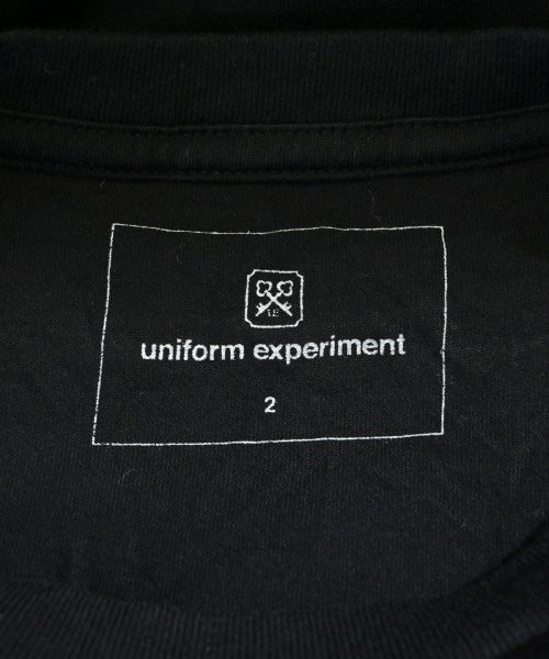 uniform experiment เสื้อยืด/เสื้อท็อปส์